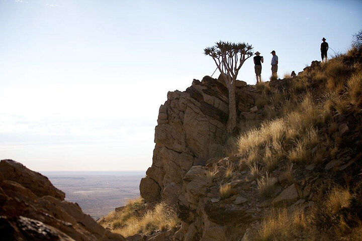 Wanderweg Wandern Wanderer Köcherbaum Schlucht Trail Aussichtspunkt Naukluft BüllsPort Lodge & Farm Namibia
