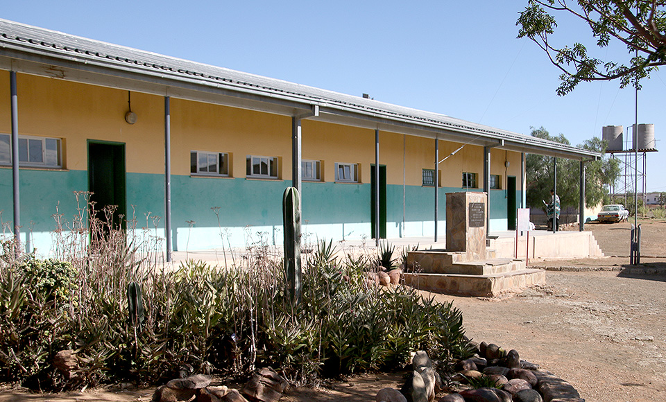 Give & Take Exkursion Schule Klassenraum Sekretariat Nabasib Naukluft BüllsPort Lodge & Farm Namibia